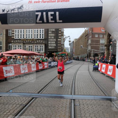 05.10.2025 - 20. swb-Marathon Bremen Yannick Fuchs http://msf.ph/oto/9266244 05.10.2025 12:08:51 Ziel 408 meine-sportfotos.de