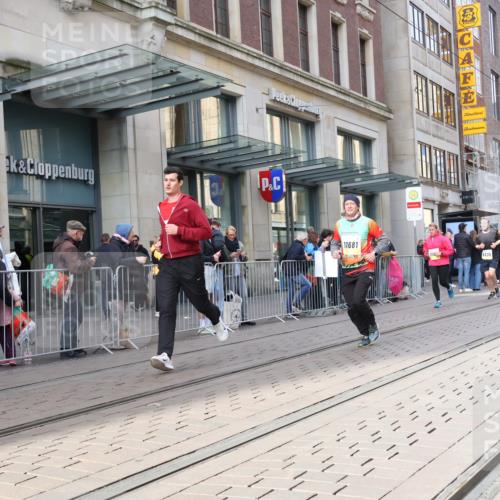 05.10.2025 - 20. swb-Marathon Bremen Strokosch-Dieckow http://msf.ph/oto/9266260 05.10.2025 11:05:13 Ziel 7654, 9210, 9335, 9419, 9423, 9515, 9713, 9752, 9944, 10025, 10158, 10197, 10289, 10426, 10437, 10511, 10529, 10542, 10828, 10843, 10844, 10999, 11064, 11106, 11164, 11604, 11676, 11681, 7654, 9210, 9335, 9419, 9423, 9515, 9713, 9752, 9944, 10025, 10158, 10197, 10289, 10426, 10437, 10511, 10529, 10542, 10828, 10843, 10844, 10999, 11064, 11106, 11164, 11604, 11676, 11681 meine-sportfotos.de