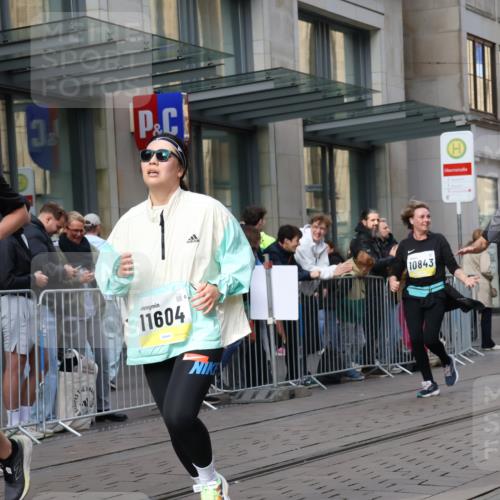05.10.2025 - 20. swb-Marathon Bremen Strokosch-Dieckow http://msf.ph/oto/9266405 05.10.2025 11:05:18 Ziel 7654, 9210, 9335, 9419, 9423, 9752, 9907, 10025, 10158, 10197, 10289, 10426, 10437, 10511, 10529, 10542, 10619, 10769, 10843, 10844, 10999, 11064, 11164, 11455, 11604, 11676, 11681, 7654, 9210, 9335, 9419, 9423, 9752, 9907, 10025, 10158, 10197, 10289, 10426, 10437, 10511, 10529, 10542, 10619, 10769, 10843, 10844, 10999, 11064, 11164, 11455, 11604, 11676, 11681 meine-sportfotos.de