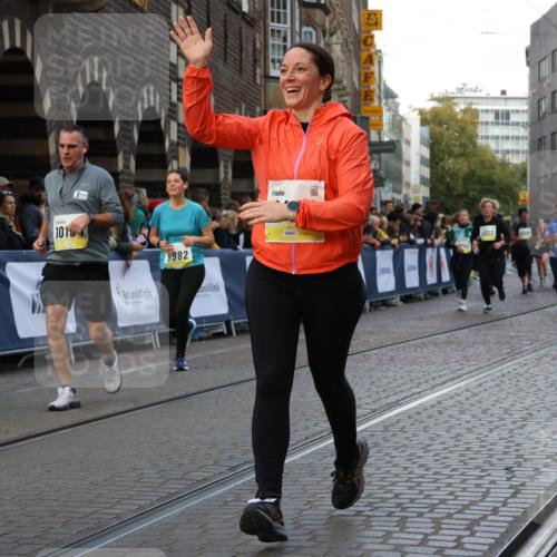 05.10.2025 - 20. swb-Marathon Bremen Strokosch-Dieckow http://msf.ph/oto/9266427 05.10.2025 11:08:33 Ziel 7069, 9235, 9481, 9982, 10134, 10212, 10787, 10859, 10998, 11028, 11076, 11242 meine-sportfotos.de