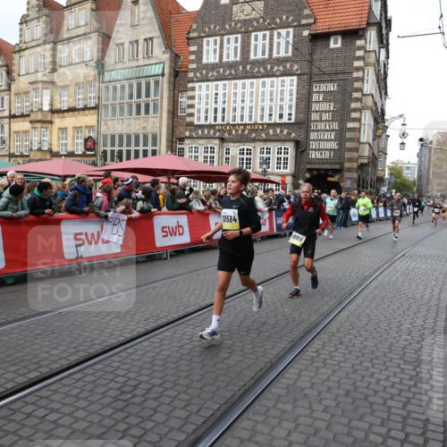 05.10.2025 - 20. swb-Marathon Bremen Yannick Fuchs http://msf.ph/oto/9266470 05.10.2025 10:51:41 Ziel 9252, 10584, 10918, 10928 meine-sportfotos.de