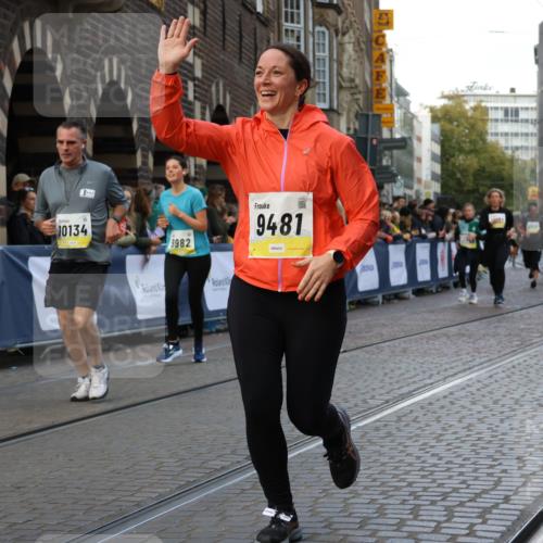 05.10.2025 - 20. swb-Marathon Bremen Strokosch-Dieckow http://msf.ph/oto/9266475 05.10.2025 11:08:33 Ziel 7069, 9235, 9481, 9982, 10134, 10212, 10787, 10859, 10998, 11028, 11076, 11242 meine-sportfotos.de