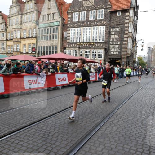 05.10.2025 - 20. swb-Marathon Bremen Yannick Fuchs http://msf.ph/oto/9266482 05.10.2025 10:51:42 Ziel 9252, 10584, 10918, 10928, 11484 meine-sportfotos.de