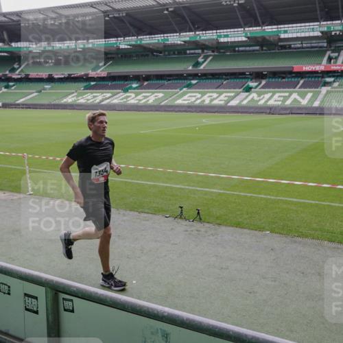 05.10.2025 - 20. swb-Marathon Bremen Michael Burmester http://msf.ph/oto/9266546 05.10.2025 12:27:36 Laufen im Stadion 258, 303, 593, 758, 1303, 1334, 1687, 1700, 2175, 942, 1571, 1969 meine-sportfotos.de