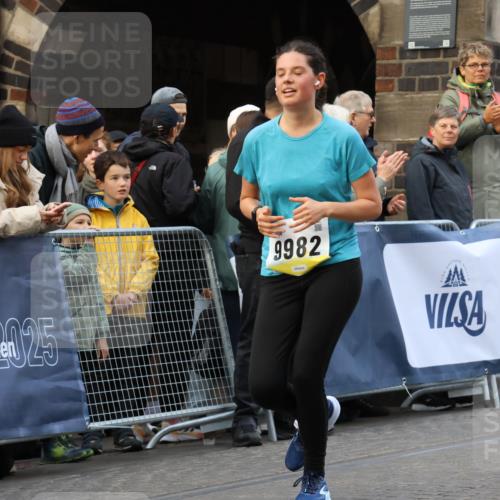 05.10.2025 - 20. swb-Marathon Bremen Strokosch-Dieckow http://msf.ph/oto/9266575 05.10.2025 11:08:35 Ziel 7069, 7706, 9481, 9982, 10134, 10212, 10787, 10859, 10998, 11028, 11073, 11076, 11242 meine-sportfotos.de