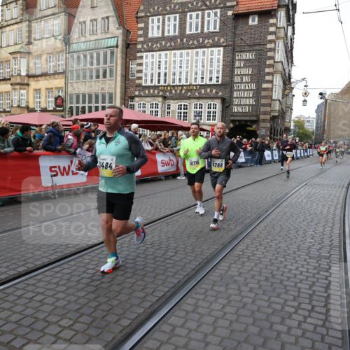 05.10.2025 - 20. swb-Marathon Bremen Yannick Fuchs http://msf.ph/oto/9266614 05.10.2025 10:51:44 Ziel 8333, 9252, 9268, 10584, 10716, 10918, 10928, 11484 meine-sportfotos.de