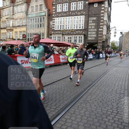 05.10.2025 - 20. swb-Marathon Bremen Yannick Fuchs http://msf.ph/oto/9266635 05.10.2025 10:51:45 Ziel 8333, 9252, 9268, 10584, 10716, 10918, 10928, 11484 meine-sportfotos.de