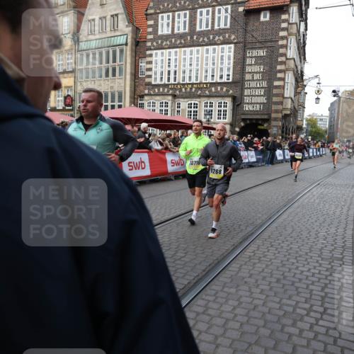 05.10.2025 - 20. swb-Marathon Bremen Yannick Fuchs http://msf.ph/oto/9266642 05.10.2025 10:51:45 Ziel 8333, 9252, 9268, 10584, 10716, 10918, 10928, 11484 meine-sportfotos.de