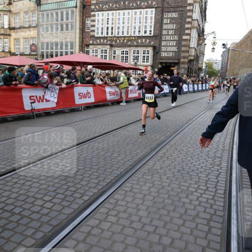 05.10.2025 - 20. swb-Marathon Bremen Yannick Fuchs http://msf.ph/oto/9266658 05.10.2025 10:51:46 Ziel 8333, 9252, 9268, 10584, 10716, 10918, 10928, 11484 meine-sportfotos.de