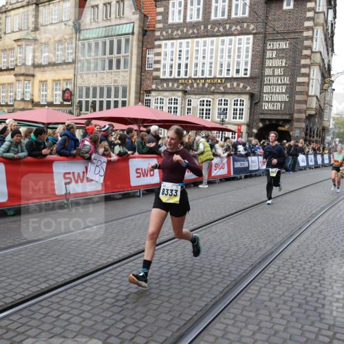 05.10.2025 - 20. swb-Marathon Bremen Yannick Fuchs http://msf.ph/oto/9266670 05.10.2025 10:51:47 Ziel 8333, 9252, 9259, 9268, 10584, 10716, 10918, 10928, 11484 meine-sportfotos.de