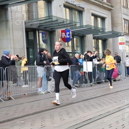 05.10.2025 - 20. swb-Marathon Bremen Strokosch-Dieckow http://msf.ph/oto/9266671 05.10.2025 11:05:32 Ziel 7777, 9335, 9355, 9423, 9907, 9931, 10081, 10095, 10197, 10529, 10587, 10597, 10619, 10769, 10843, 10844, 11134, 11425, 11455, 11468, 11525, 11604, 7777, 9335, 9355, 9423, 9907, 9931, 10081, 10095, 10197, 10529, 10587, 10597, 10619, 10769, 10843, 10844, 11134, 11425, 11455, 11468, 11604 meine-sportfotos.de