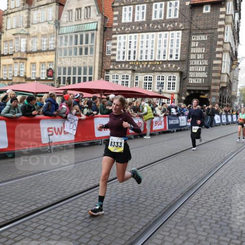 05.10.2025 - 20. swb-Marathon Bremen Yannick Fuchs http://msf.ph/oto/9266676 05.10.2025 10:51:47 Ziel 8333, 9252, 9259, 9268, 10584, 10716, 10918, 10928, 11484 meine-sportfotos.de