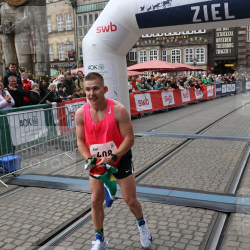 05.10.2025 - 20. swb-Marathon Bremen Yannick Fuchs http://msf.ph/oto/9266678 05.10.2025 12:08:55 Ziel 408 meine-sportfotos.de