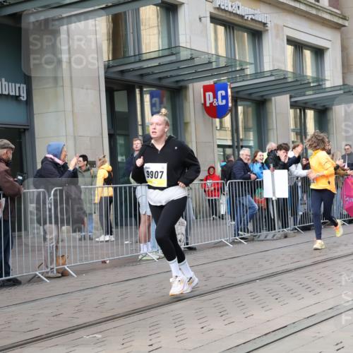 05.10.2025 - 20. swb-Marathon Bremen Strokosch-Dieckow http://msf.ph/oto/9266681 05.10.2025 11:05:32 Ziel 7777, 9335, 9355, 9423, 9907, 9931, 10081, 10095, 10197, 10529, 10587, 10597, 10619, 10769, 10843, 10844, 11134, 11425, 11455, 11468, 11525, 11604, 7777, 9335, 9355, 9423, 9907, 9931, 10081, 10095, 10197, 10529, 10587, 10597, 10619, 10769, 10843, 10844, 11134, 11425, 11455, 11468, 11604 meine-sportfotos.de