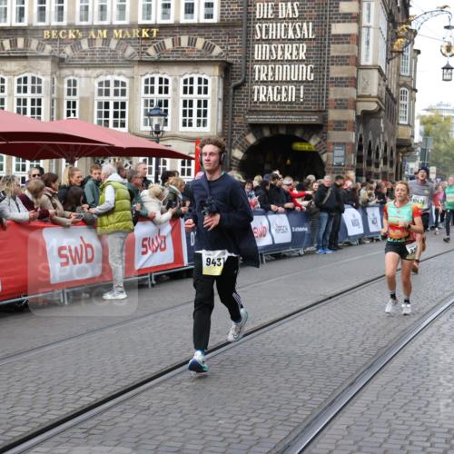 05.10.2025 - 20. swb-Marathon Bremen Yannick Fuchs http://msf.ph/oto/9266705 05.10.2025 10:51:47 Ziel 8333, 9252, 9259, 9268, 10584, 10716, 10918, 10928, 11484 meine-sportfotos.de
