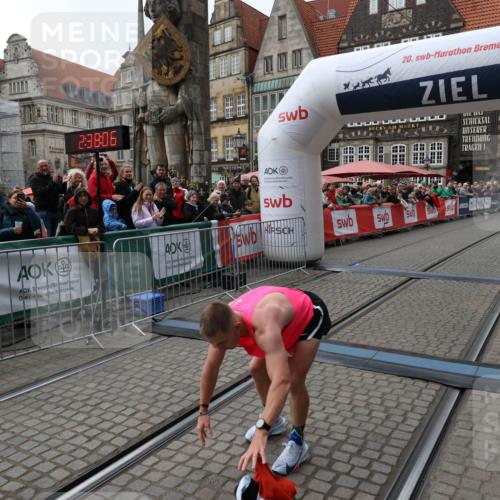 05.10.2025 - 20. swb-Marathon Bremen Yannick Fuchs http://msf.ph/oto/9266727 05.10.2025 12:08:56 Ziel 408 meine-sportfotos.de