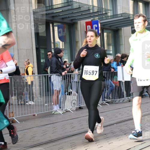 05.10.2025 - 20. swb-Marathon Bremen Strokosch-Dieckow http://msf.ph/oto/9266825 05.10.2025 11:05:42 Ziel 7777, 9355, 9387, 9438, 9786, 9907, 9931, 10081, 10095, 10100, 10101, 10192, 10249, 10462, 10587, 10597, 10619, 10623, 10848, 11134, 11231, 11296, 11425, 11433, 11468, 11525, 7777, 9355, 9387, 9438, 9786, 9907, 9931, 10081, 10095, 10100, 10101, 10192, 10249, 10462, 10587, 10597, 10619, 10623, 10848, 11134, 11425, 11468 meine-sportfotos.de