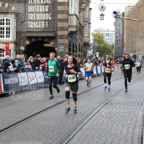 05.10.2025 - 20. swb-Marathon Bremen Yannick Fuchs http://msf.ph/oto/9266845 05.10.2025 10:51:51 Ziel 8333, 9259, 9268, 9506, 10436, 10716, 10968, 11484, 11689, 11696 meine-sportfotos.de