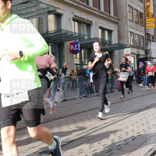05.10.2025 - 20. swb-Marathon Bremen Strokosch-Dieckow http://msf.ph/oto/9266880 05.10.2025 11:05:43 Ziel 7777, 7979, 9355, 9387, 9438, 9712, 9786, 9931, 10081, 10095, 10100, 10101, 10192, 10249, 10462, 10587, 10597, 10623, 10848, 11065, 11092, 11134, 11231, 11296, 11425, 11433, 11468, 11525, 7777, 7979, 9355, 9387, 9438, 9712, 9786, 9931, 10081, 10095, 10100, 10101, 10192, 10249, 10462, 10587, 10597, 10623, 10848, 11065, 11092, 11134, 11425, 11468 meine-sportfotos.de