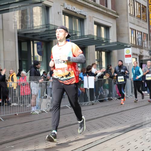 05.10.2025 - 20. swb-Marathon Bremen Strokosch-Dieckow http://msf.ph/oto/9266994 05.10.2025 11:05:49 Ziel 7979, 9205, 9228, 9355, 9387, 9438, 9523, 9712, 9786, 9931, 10081, 10095, 10100, 10101, 10152, 10192, 10243, 10249, 10374, 10404, 10462, 10587, 10597, 10623, 10848, 11065, 11092, 11134, 11169, 11231, 11296, 11425, 11433, 11468, 11525, 7979, 9205, 9228, 9355, 9387, 9438, 9523, 9712, 9786, 9931, 10081, 10095, 10100, 10101, 10152, 10192, 10243, 10249, 10374, 10404, 10462, 10587, 10597, 10623, 10848, 11065, 11092, 11134, 11169, 11425, 11468 meine-sportfotos.de