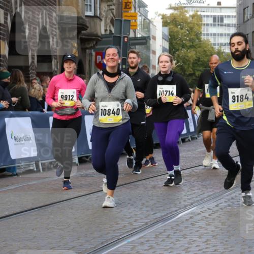 05.10.2025 - 20. swb-Marathon Bremen Strokosch-Dieckow http://msf.ph/oto/9267009 05.10.2025 11:08:53 Ziel 9184, 9466, 9721, 9774, 9853, 9912, 10031, 10087, 10248, 10714, 10840, 11126, 11142 meine-sportfotos.de