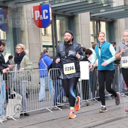 05.10.2025 - 20. swb-Marathon Bremen Strokosch-Dieckow http://msf.ph/oto/9267022 05.10.2025 11:05:50 Ziel 7979, 9205, 9228, 9355, 9387, 9438, 9523, 9712, 9786, 9931, 10081, 10095, 10100, 10101, 10152, 10192, 10243, 10249, 10374, 10404, 10462, 10587, 10597, 10623, 10848, 11065, 11092, 11134, 11169, 11231, 11233, 11296, 11425, 11433, 11468, 11525, 7979, 9205, 9228, 9355, 9387, 9438, 9523, 9712, 9786, 9931, 10081, 10095, 10100, 10101, 10152, 10192, 10243, 10249, 10374, 10404, 10462, 10587, 10597, 10623, 10848, 11065, 11092, 11134, 11169, 11425, 11468 meine-sportfotos.de