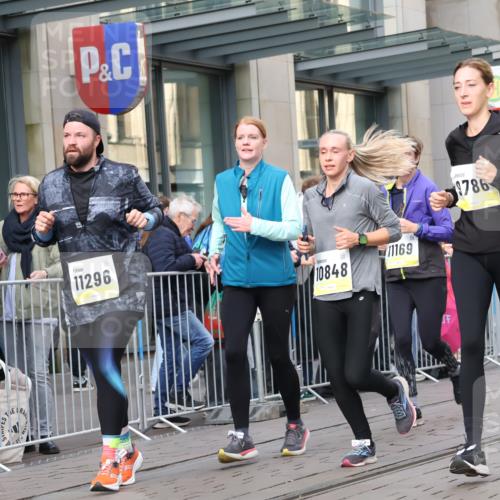 05.10.2025 - 20. swb-Marathon Bremen Strokosch-Dieckow http://msf.ph/oto/9267036 05.10.2025 11:05:51 Ziel 7979, 9205, 9228, 9355, 9387, 9438, 9523, 9712, 9786, 9931, 10081, 10095, 10100, 10101, 10152, 10192, 10243, 10249, 10374, 10404, 10462, 10587, 10597, 10623, 10848, 11065, 11092, 11134, 11169, 11231, 11233, 11296, 11425, 11433, 11468, 11525, 7979, 9205, 9228, 9355, 9387, 9438, 9523, 9712, 9786, 9931, 10081, 10095, 10100, 10101, 10152, 10192, 10243, 10249, 10374, 10404, 10462, 10587, 10597, 10623, 10848, 11065, 11092, 11134, 11169, 11425, 11468 meine-sportfotos.de