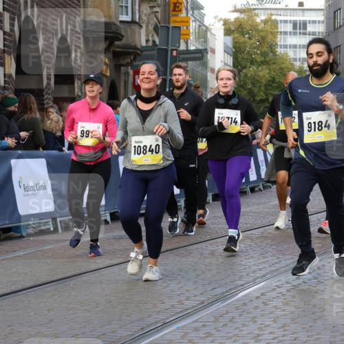 05.10.2025 - 20. swb-Marathon Bremen Strokosch-Dieckow http://msf.ph/oto/9267038 05.10.2025 11:08:54 Ziel 9184, 9466, 9721, 9774, 9853, 9912, 10031, 10087, 10248, 10458, 10714, 10840, 11126, 11142 meine-sportfotos.de