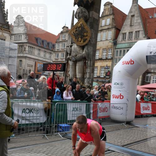 05.10.2025 - 20. swb-Marathon Bremen Yannick Fuchs http://msf.ph/oto/9267039 05.10.2025 12:09:02 Ziel  meine-sportfotos.de
