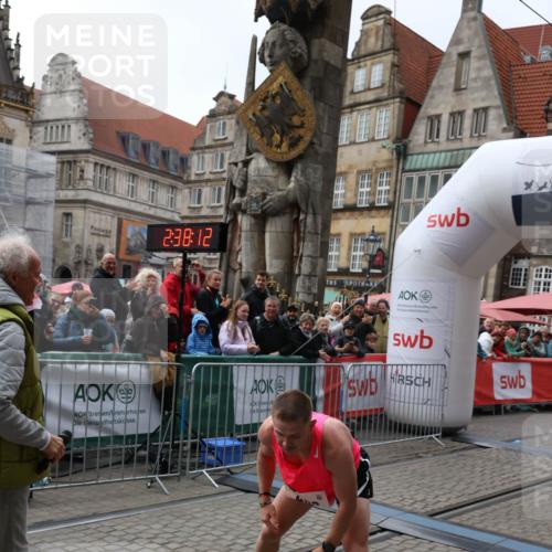 05.10.2025 - 20. swb-Marathon Bremen Yannick Fuchs http://msf.ph/oto/9267045 05.10.2025 12:09:02 Ziel  meine-sportfotos.de