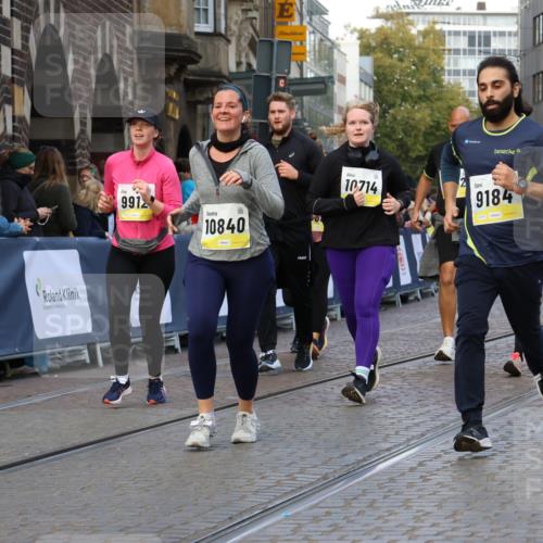 05.10.2025 - 20. swb-Marathon Bremen Strokosch-Dieckow http://msf.ph/oto/9267064 05.10.2025 11:08:54 Ziel 9184, 9466, 9721, 9774, 9853, 9912, 10031, 10087, 10248, 10458, 10714, 10840, 11126, 11142 meine-sportfotos.de