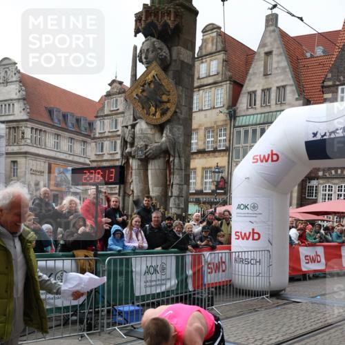 05.10.2025 - 20. swb-Marathon Bremen Yannick Fuchs http://msf.ph/oto/9267073 05.10.2025 12:09:02 Ziel  meine-sportfotos.de