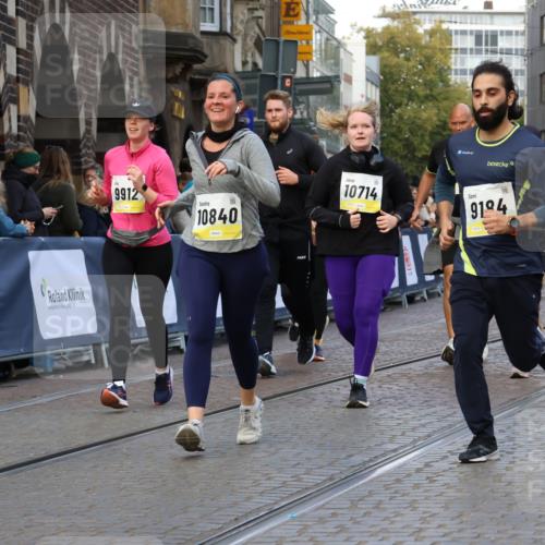 05.10.2025 - 20. swb-Marathon Bremen Strokosch-Dieckow http://msf.ph/oto/9267086 05.10.2025 11:08:54 Ziel 9184, 9466, 9721, 9774, 9853, 9912, 10031, 10087, 10248, 10458, 10714, 10840, 11126, 11142 meine-sportfotos.de