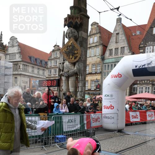 05.10.2025 - 20. swb-Marathon Bremen Yannick Fuchs http://msf.ph/oto/9267089 05.10.2025 12:09:02 Ziel  meine-sportfotos.de