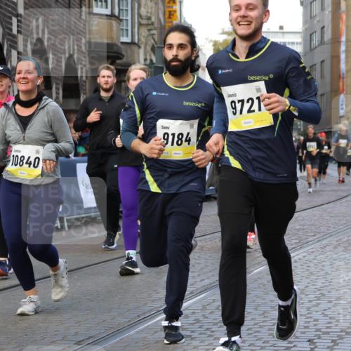 05.10.2025 - 20. swb-Marathon Bremen Strokosch-Dieckow http://msf.ph/oto/9267153 05.10.2025 11:08:55 Ziel 9184, 9466, 9721, 9774, 9853, 9912, 10031, 10087, 10248, 10458, 10714, 10840, 11126, 11142 meine-sportfotos.de