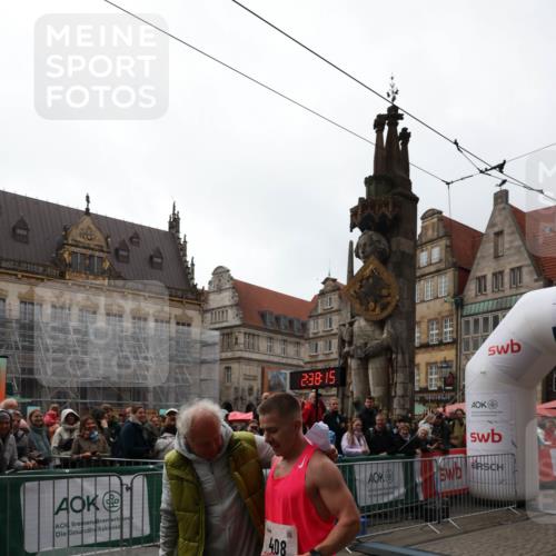 05.10.2025 - 20. swb-Marathon Bremen Yannick Fuchs http://msf.ph/oto/9267173 05.10.2025 12:09:05 Ziel  meine-sportfotos.de