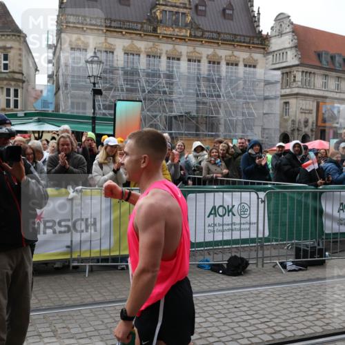 05.10.2025 - 20. swb-Marathon Bremen Yannick Fuchs http://msf.ph/oto/9267222 05.10.2025 12:09:30 Ziel  meine-sportfotos.de