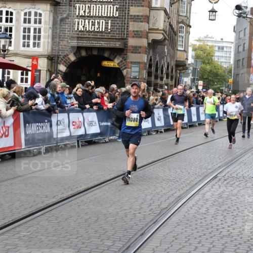 05.10.2025 - 20. swb-Marathon Bremen Yannick Fuchs http://msf.ph/oto/9267223 05.10.2025 10:51:57 Ziel 9004, 9259, 9506, 10436, 10968, 11080, 11361, 11689, 11696 meine-sportfotos.de