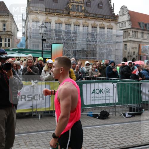 05.10.2025 - 20. swb-Marathon Bremen Yannick Fuchs http://msf.ph/oto/9267233 05.10.2025 12:09:30 Ziel  meine-sportfotos.de