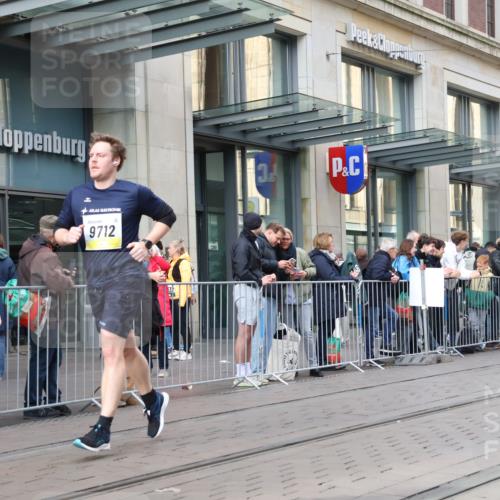 05.10.2025 - 20. swb-Marathon Bremen Strokosch-Dieckow http://msf.ph/oto/9267252 05.10.2025 11:05:59 Ziel 7979, 9205, 9228, 9387, 9438, 9523, 9712, 9764, 9786, 9998, 10100, 10152, 10192, 10243, 10249, 10374, 10404, 10462, 10611, 10623, 10640, 10732, 10848, 10912, 11065, 11092, 11143, 11169, 11195, 11231, 11233, 11270, 11296, 11365, 11433, 11485, 7979, 9205, 9228, 9387, 9438, 9523, 9712, 9764, 9786, 9998, 10100, 10152, 10192, 10243, 10249, 10374, 10404, 10462, 10611, 10623, 10640, 10732, 10848, 10912, 11065, 11092, 11143, 11169, 11195, 11270, 11365 meine-sportfotos.de