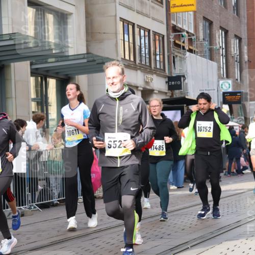 05.10.2025 - 20. swb-Marathon Bremen Strokosch-Dieckow http://msf.ph/oto/9267286 05.10.2025 11:06:01 Ziel 7979, 9205, 9228, 9387, 9438, 9523, 9712, 9764, 9998, 10152, 10192, 10243, 10249, 10374, 10404, 10462, 10611, 10623, 10640, 10699, 10732, 10848, 10912, 11065, 11092, 11143, 11169, 11195, 11231, 11233, 11270, 11296, 11365, 11433, 11485, 7979, 9205, 9228, 9387, 9438, 9523, 9712, 9764, 9998, 10152, 10192, 10243, 10249, 10374, 10404, 10462, 10611, 10623, 10640, 10699, 10732, 10848, 10912, 11065, 11092, 11143, 11169, 11195, 11270, 11365 meine-sportfotos.de