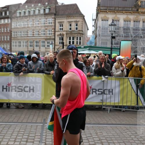 05.10.2025 - 20. swb-Marathon Bremen Yannick Fuchs http://msf.ph/oto/9267306 05.10.2025 12:09:31 Ziel  meine-sportfotos.de