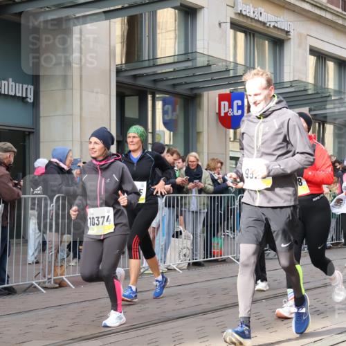 05.10.2025 - 20. swb-Marathon Bremen Strokosch-Dieckow http://msf.ph/oto/9267332 05.10.2025 11:06:02 Ziel 7979, 9205, 9228, 9387, 9438, 9523, 9712, 9764, 9998, 10152, 10192, 10243, 10249, 10374, 10404, 10611, 10640, 10699, 10732, 10848, 10912, 11065, 11092, 11143, 11169, 11195, 11233, 11270, 11296, 11365, 11433, 11485, 7979, 9205, 9228, 9387, 9438, 9523, 9712, 9764, 9998, 10152, 10192, 10243, 10249, 10374, 10404, 10611, 10640, 10699, 10732, 10848, 10912, 11065, 11092, 11143, 11169, 11195, 11270, 11365 meine-sportfotos.de