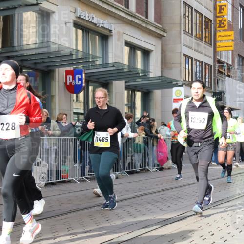 05.10.2025 - 20. swb-Marathon Bremen Strokosch-Dieckow http://msf.ph/oto/9267358 05.10.2025 11:06:03 Ziel 7979, 9205, 9228, 9387, 9523, 9712, 9764, 9998, 10152, 10192, 10243, 10249, 10374, 10404, 10611, 10640, 10699, 10732, 10848, 10912, 11065, 11092, 11143, 11169, 11195, 11233, 11270, 11296, 11324, 11365, 11433, 11485, 11706, 7979, 9205, 9228, 9387, 9523, 9712, 9764, 9998, 10152, 10192, 10243, 10249, 10374, 10404, 10611, 10640, 10699, 10732, 10848, 10912, 11065, 11092, 11143, 11169, 11195, 11270, 11324, 11365 meine-sportfotos.de