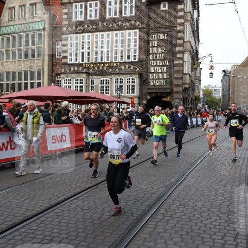 05.10.2025 - 20. swb-Marathon Bremen Yannick Fuchs http://msf.ph/oto/9267388 05.10.2025 10:52:02 Ziel 9004, 9683, 10380, 10581, 10625, 10817, 11080, 11136, 11325, 11361, 11394 meine-sportfotos.de