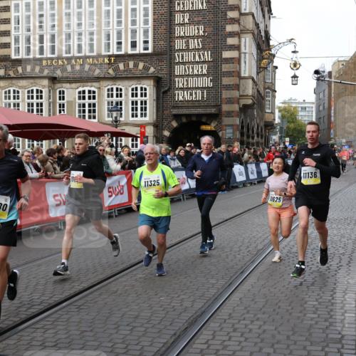05.10.2025 - 20. swb-Marathon Bremen Yannick Fuchs http://msf.ph/oto/9267419 05.10.2025 10:52:03 Ziel 9683, 10380, 10581, 10625, 10817, 11080, 11136, 11325, 11361, 11394 meine-sportfotos.de