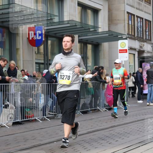 05.10.2025 - 20. swb-Marathon Bremen Strokosch-Dieckow http://msf.ph/oto/9267524 05.10.2025 11:06:09 Ziel 9178, 9205, 9228, 9357, 9523, 9619, 9764, 9998, 10152, 10239, 10243, 10374, 10404, 10611, 10640, 10699, 10732, 10912, 11027, 11143, 11169, 11195, 11233, 11270, 11324, 11365, 11485, 11605, 11706, 11721, 11746, 11747, 9178, 9205, 9228, 9357, 9523, 9619, 9764, 9998, 10152, 10239, 10243, 10374, 10404, 10611, 10640, 10699, 10732, 10912, 11027, 11143, 11169, 11195, 11270, 11324, 11365, 11605 meine-sportfotos.de