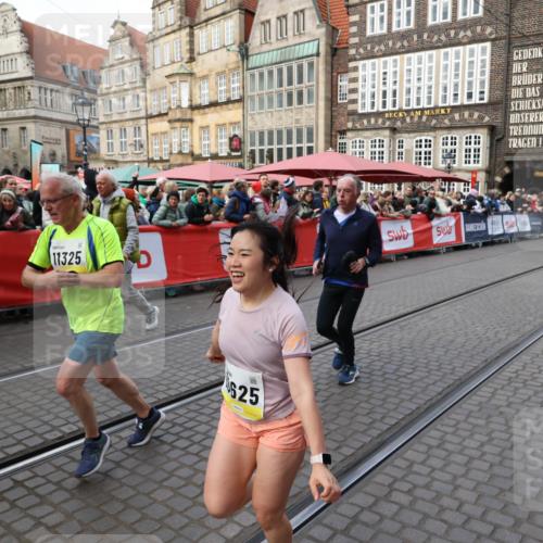 05.10.2025 - 20. swb-Marathon Bremen Yannick Fuchs http://msf.ph/oto/9267560 05.10.2025 10:52:05 Ziel 9683, 10380, 10581, 10625, 10817, 11080, 11136, 11325, 11394 meine-sportfotos.de
