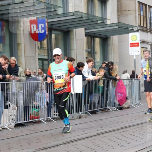 05.10.2025 - 20. swb-Marathon Bremen Strokosch-Dieckow http://msf.ph/oto/9267563 05.10.2025 11:06:10 Ziel 9178, 9205, 9357, 9619, 9764, 9998, 10239, 10404, 10611, 10640, 10699, 10732, 10912, 11027, 11143, 11169, 11195, 11233, 11270, 11324, 11365, 11485, 11605, 11706, 11721, 11746, 11747, 9178, 9205, 9357, 9619, 9764, 9998, 10239, 10404, 10611, 10640, 10699, 10732, 10912, 11027, 11143, 11169, 11195, 11270, 11324, 11365, 11605 meine-sportfotos.de