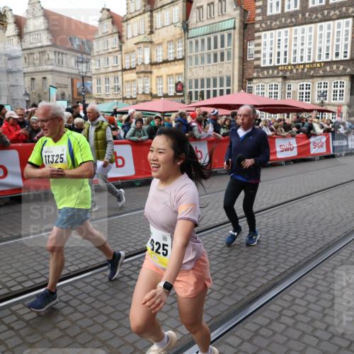 05.10.2025 - 20. swb-Marathon Bremen Yannick Fuchs http://msf.ph/oto/9267573 05.10.2025 10:52:05 Ziel 9683, 10380, 10581, 10625, 10817, 11080, 11136, 11325, 11394 meine-sportfotos.de